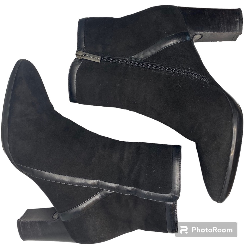 Aquatalia Whitley Suede heeled bootie Sz 8.5